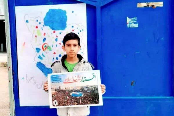 مردم شهرستان خانمیرزا در راهپیمایی ۲۲ بهمن وحدت را به نمایش گذاشتند