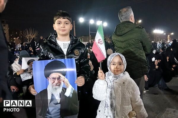 لبیک یا خامنه‌ای