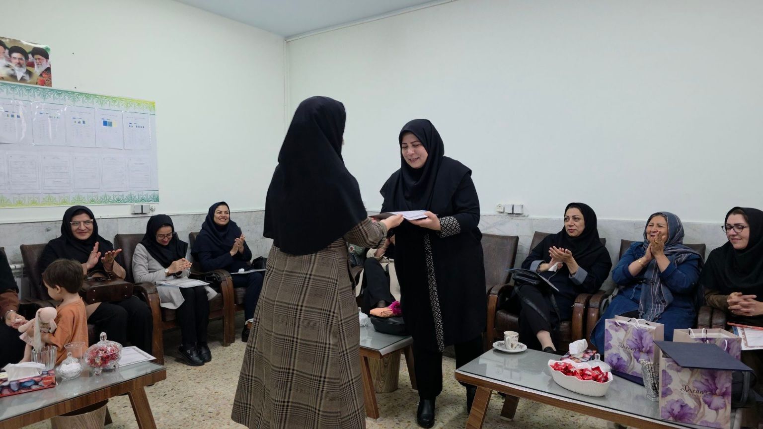 دبیرستان فاطمه‌الزهرا میزبان آیین خاطره‌سازان