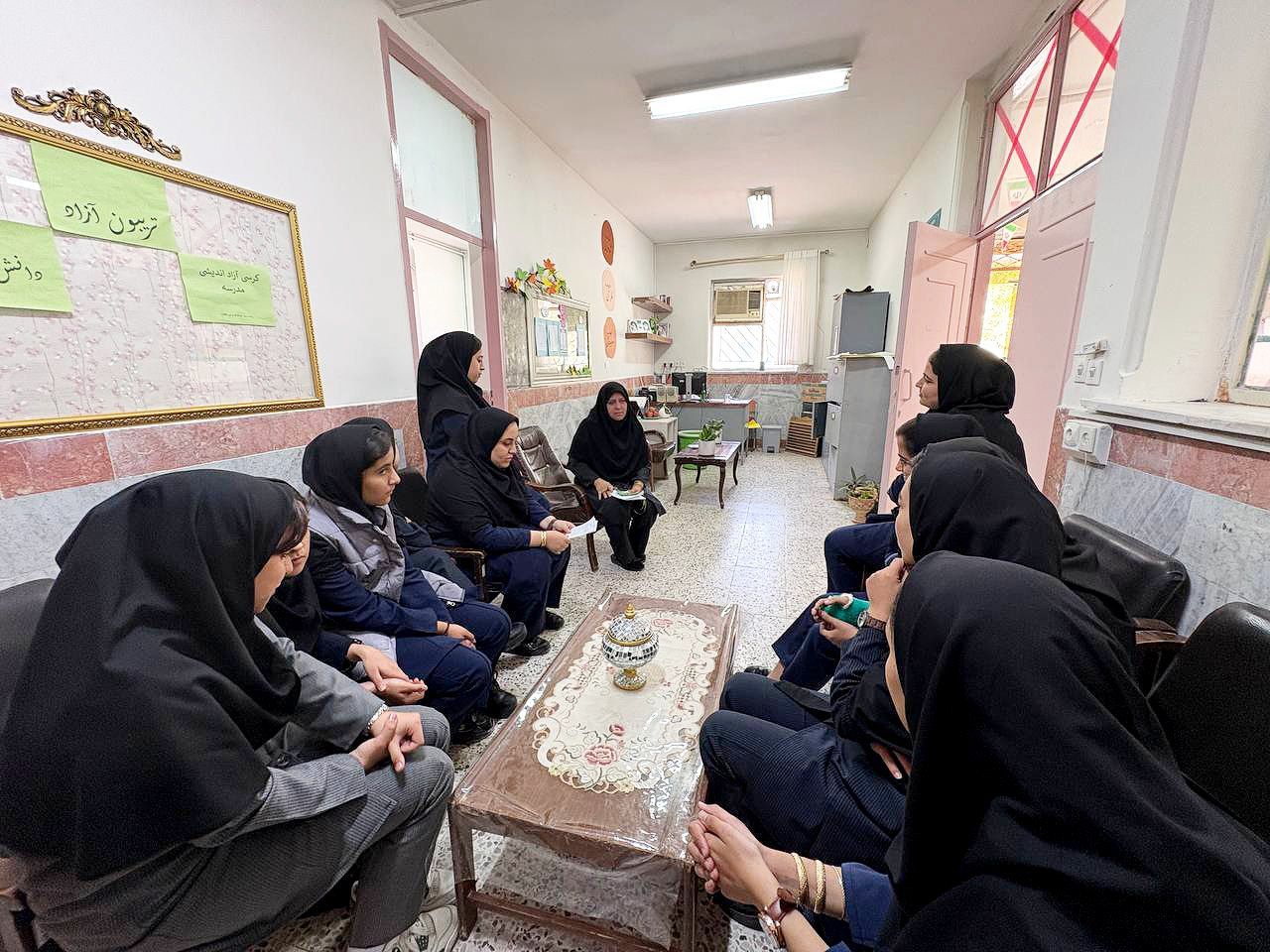 جلسه توجیهی ویژه دانش‌آموزان خبرنگار پانا در هنرستان تلاش