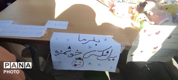 برپایی بازارچه دانش آموزی در دبیرستان نمونه اندیشه شهرستان کاشمر