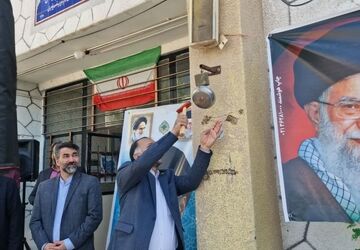 نواخته شدن زنگ ۱۵ خرداد در دبیرستان صدرا