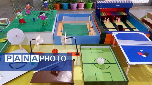 نمایشگاه دست‌سازه‌های دانش‌آموزان در هفته تربیت‌بدنی