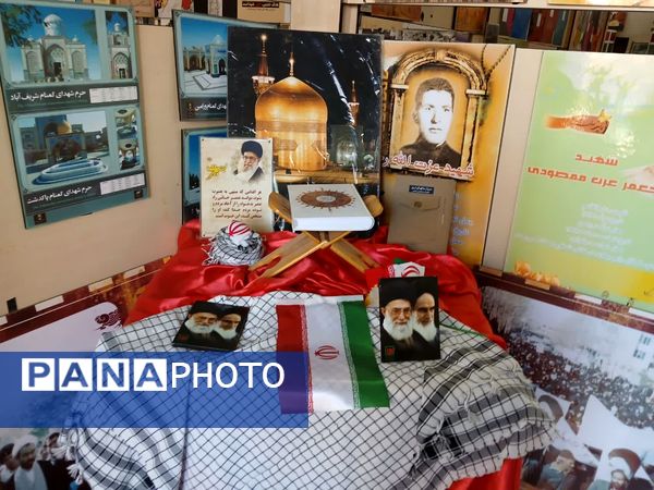 بازدید دانش‌آموزان از نمایشگاه دفاع مقدس واقع در مقبره شهدای گمنام شهرستان ورامین