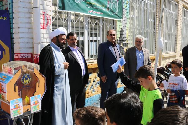 جشن عاطفه‌ها در مدرسه بزرگمهر مرند