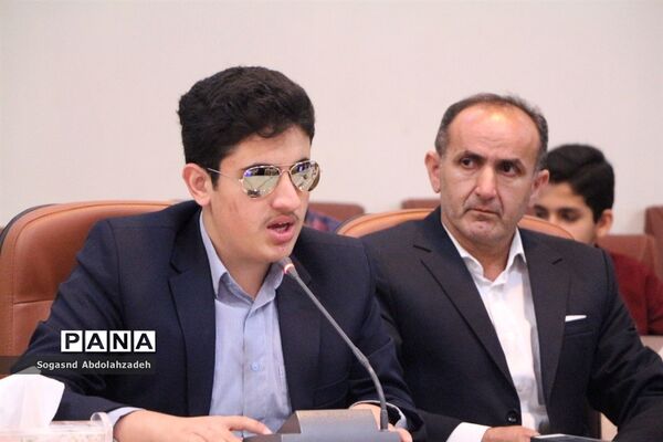 دومین همایش با حافظان وحی