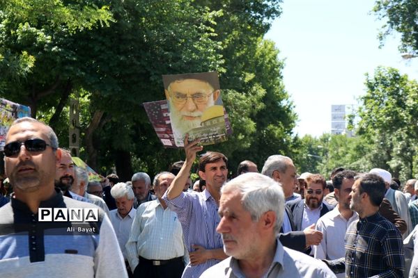 راهپیمایی مردم همدان در آخرین جمعه ماه رمضان