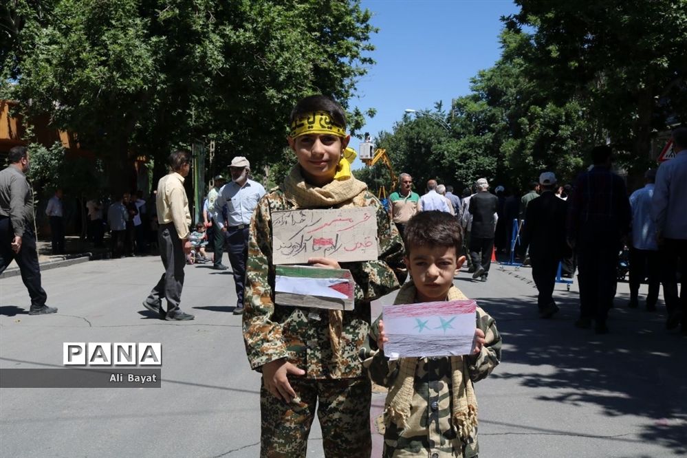 راهپیمایی مردم همدان در آخرین جمعه ماه رمضان