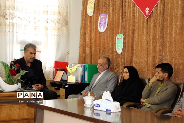 حضور صمیمی مدیرکل آموزش و پرورش استان خراسان جنوبی در سازمان دانش‌آموزی