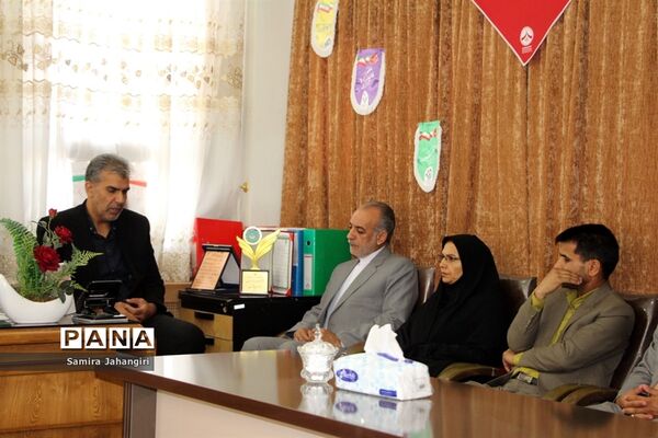 حضور صمیمی مدیرکل آموزش و پرورش استان خراسان جنوبی در سازمان دانش‌آموزی