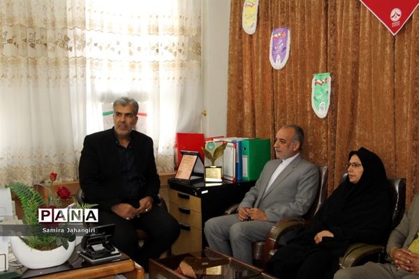 حضور صمیمی مدیرکل آموزش و پرورش استان خراسان جنوبی در سازمان دانش‌آموزی