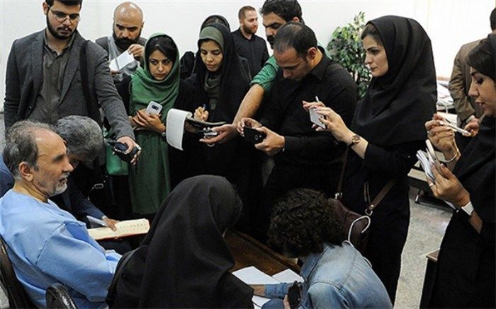 نعمت احمدی: اگر نجفی در جمع خبرنگاران حرفی زده که متضمن عنوان اقرار باشد، می‌تواند از آن عدول کند