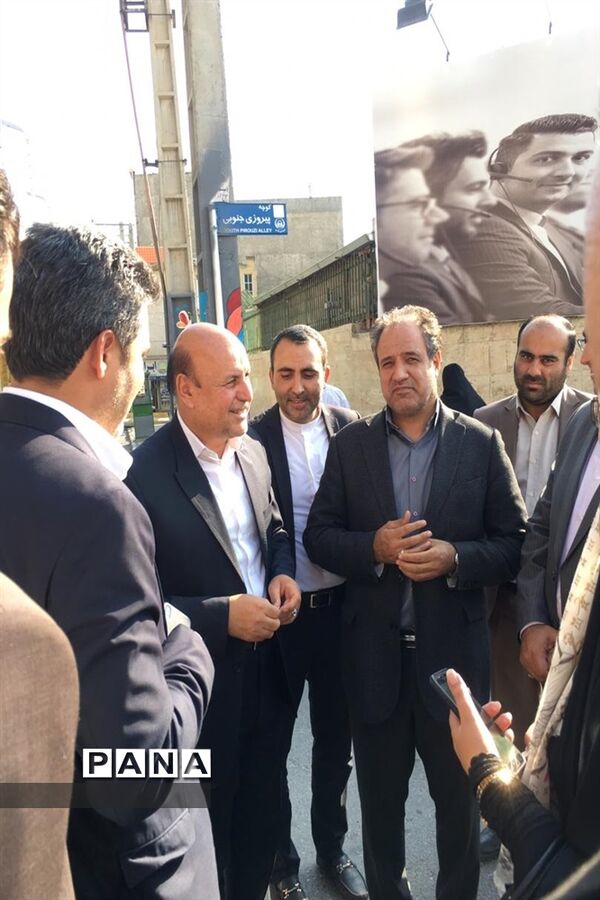 بازدید وزیر راه و شهرسازی از پل ورودی  شهرقدس