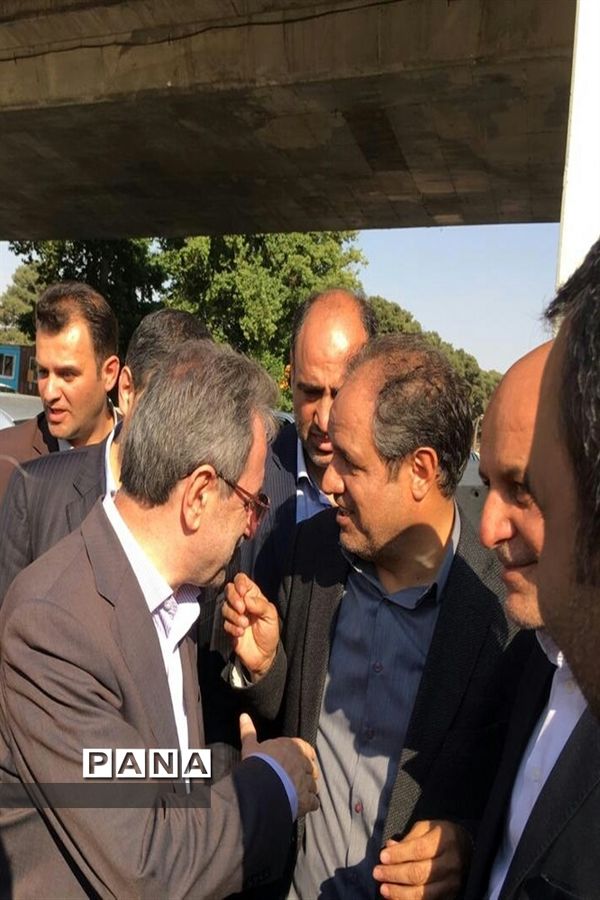 بازدید وزیر راه و شهرسازی از پل ورودی  شهرقدس