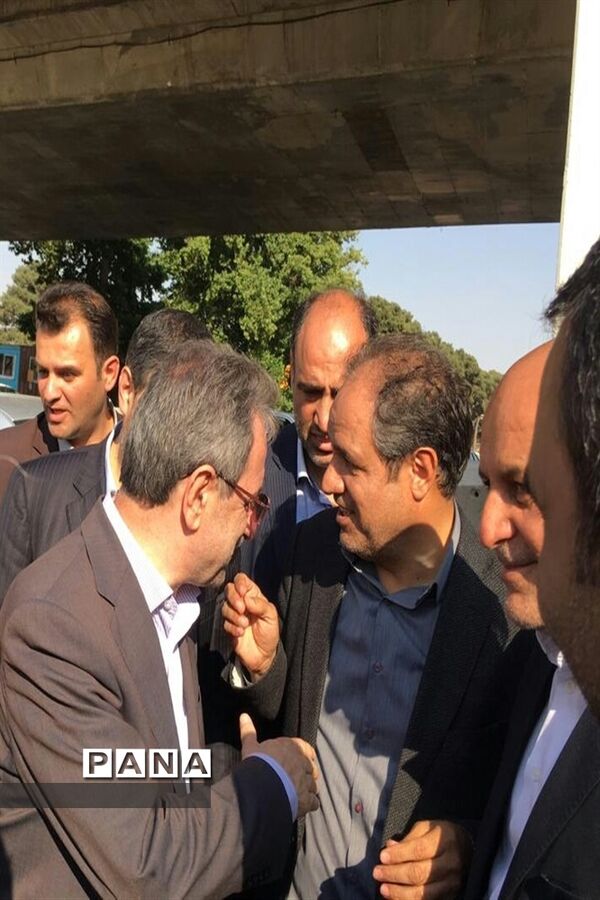بازدید وزیر راه و شهرسازی از پل ورودی  شهرقدس