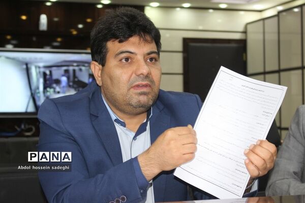 جلسه کار گروه استانی لباس فرم دانش‌آموزی استان بوشهر