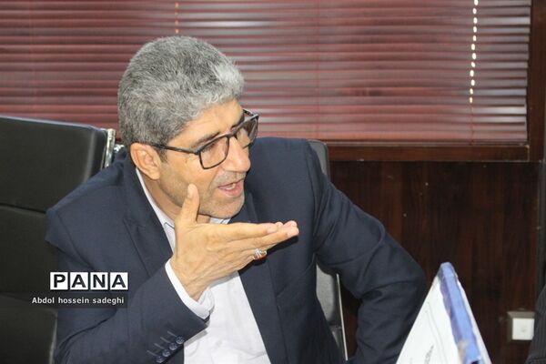 جلسه کار گروه استانی لباس فرم دانش‌آموزی استان بوشهر