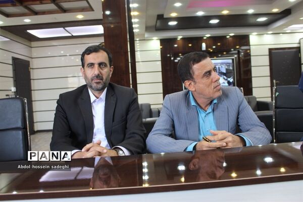 جلسه کار گروه استانی لباس فرم دانش‌آموزی استان بوشهر