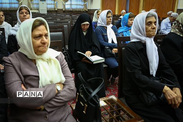 نیایش و ادای احترام  زرتشتیان در سی امین سالگرد ارتحال حضرت امام خمینی (ره)