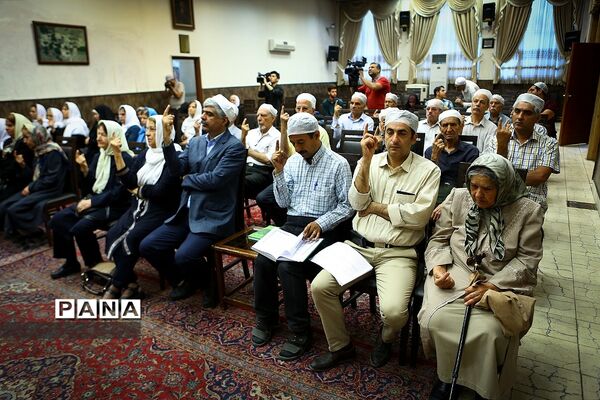 نیایش و ادای احترام  زرتشتیان در سی امین سالگرد ارتحال حضرت امام خمینی (ره)