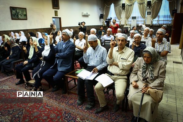 نیایش و ادای احترام  زرتشتیان در سی امین سالگرد ارتحال حضرت امام خمینی (ره)