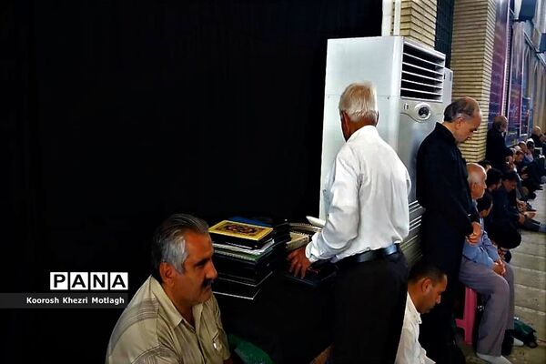 مراسم هفتمین روز درگذشت امام جمعه  شهرستان کازرون همراه با مراسم ارتحال امام خمینی (ره)