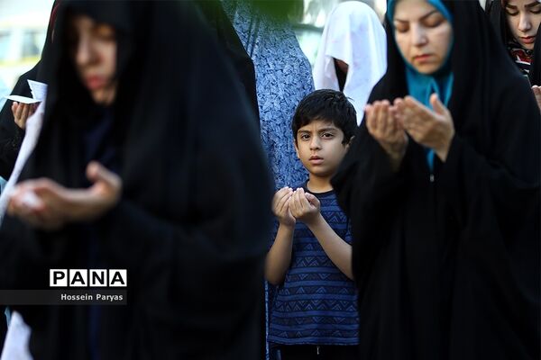نماز عید فطر در امام زاده صالح(ع)
