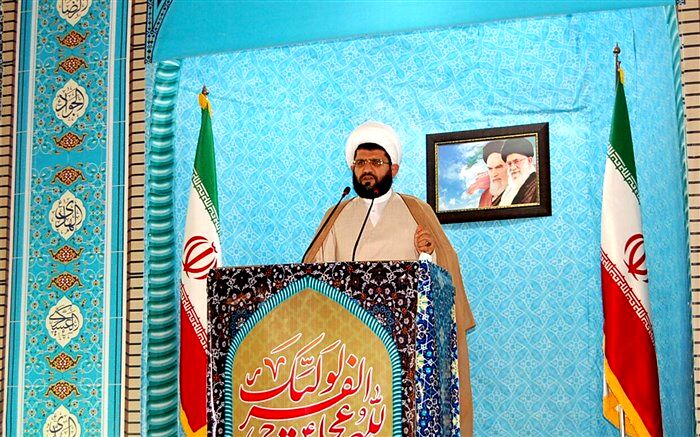 امام جمعه شهر قدس:ما نباید بگذاریم آمریکایی‌ها به ما نزدیک شوند زیرا قدم آنها نامبارک است