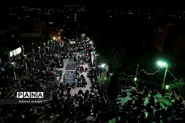 مراسم احیای شب بیست و یکم  ماه مبارک رمضان در امامزاده پنج تن