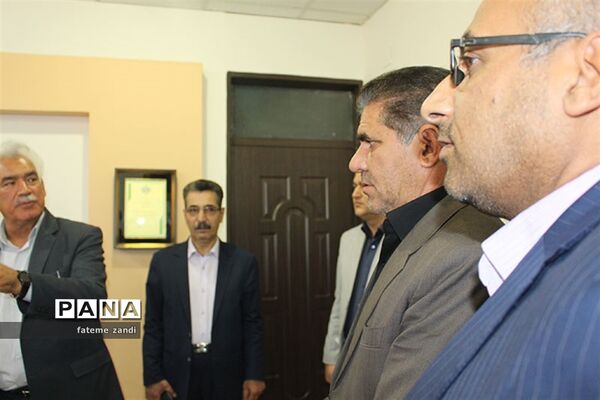 کارگروه فرم مدارس در کارخانه پشم بافی آسیا