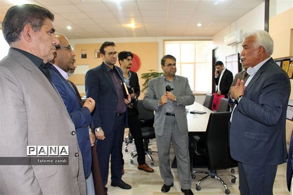 کارگروه فرم مدارس در کارخانه پشم بافی آسیا