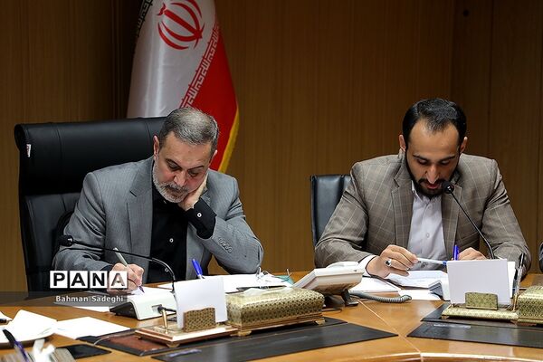 نشست صمیمی وزیر آموزش و پرورش با نمایندگان تشکل‌های دانشجویی دانشگاه تربیت دبیر شهیدرجایی