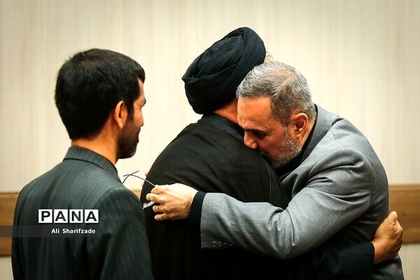 نشست صمیمی وزیرآموزش و پرورش با مدیران رسانه