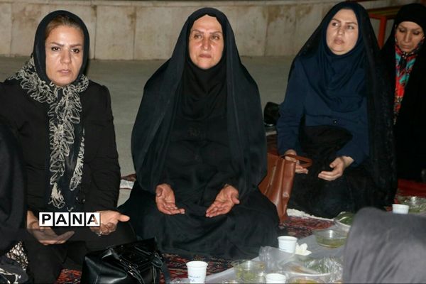 ضیافت افطاری در دبیرستان غیرانتفاعی مهرگان شهرقدس