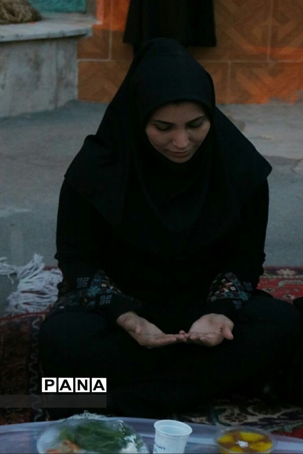 ضیافت افطاری در دبیرستان غیرانتفاعی مهرگان شهرقدس