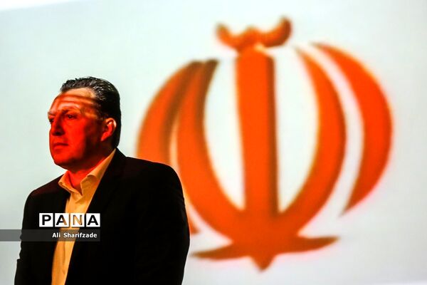 معارفه رسمی «مارک ویلموتس» سرمربی جدید تیم ملی فوتبال