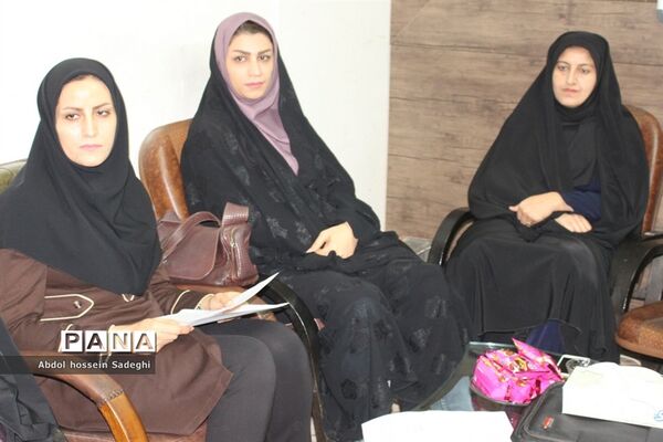 نشست تخصصی اداره تربیت بدنی با سر گروه های آموزشی درس تربیت بدنی استان بوشهر