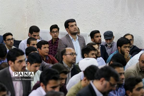 دیدار صمیمی فعالان فضای مجازی با نماینده ولی فقیه استان خراسان جنوبی پیرامون بیانیه گام دوم انقلاب اسلامی