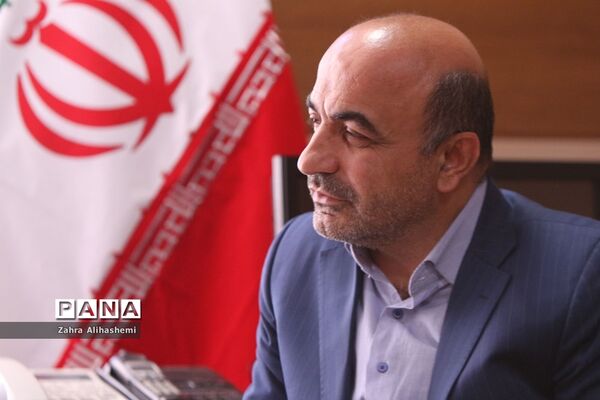 بازدید رئیس سازمان دانش آموزی تهران از روند تولید لباس فرم دانش‌آموزی