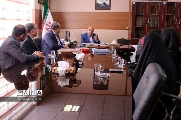 بازدید رئیس سازمان دانش آموزی تهران از روند تولید لباس فرم دانش‌آموزی