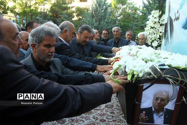 مراسم وداع با محمدرضا حافظی، رئیس جامعه خیرین مدرسه ساز کشور