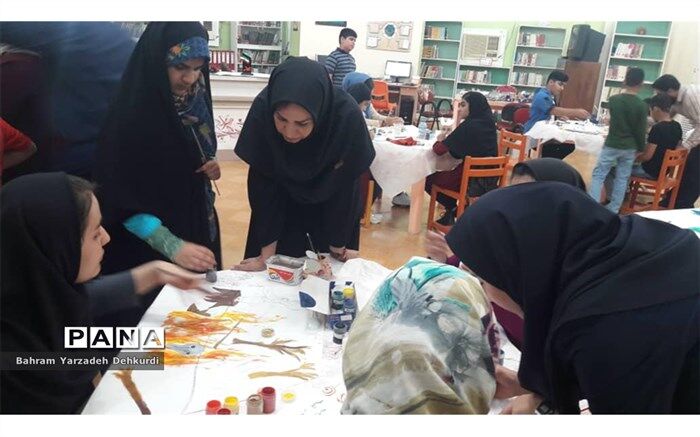 کارگاه آموزشی نقاشی کودک و نوجوان با عنوان  'ما هر کدام یک برگیم' در اهواز