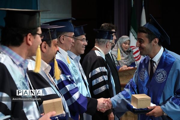 یازدهمین  مراسم دانش آموختگی دانشجویان پردیس بین الملل دانشگاه شریف جزیره کیش