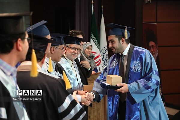 یازدهمین  مراسم دانش آموختگی دانشجویان پردیس بین الملل دانشگاه شریف جزیره کیش