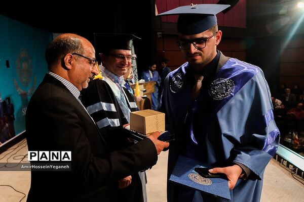 یازدهمین  مراسم دانش آموختگی دانشجویان پردیس بین الملل دانشگاه شریف جزیره کیش