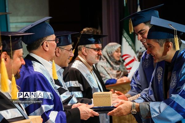 یازدهمین  مراسم دانش آموختگی دانشجویان پردیس بین الملل دانشگاه شریف جزیره کیش