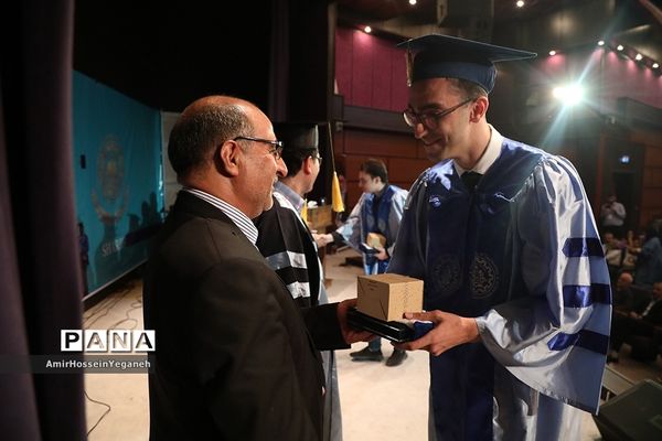 یازدهمین  مراسم دانش آموختگی دانشجویان پردیس بین الملل دانشگاه شریف جزیره کیش