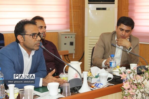 تجلیل از برگزیدگان مسابقات علمی تخصصی  و روش‌های برتر تدریس معلمان بوشهر-1