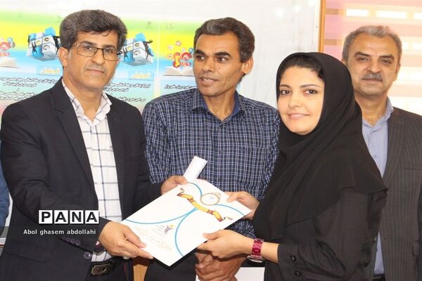 تجلیل از برگزیدگان مسابقات علمی تخصصی  و روش های برتر تدریس معلمان بوشهر-2