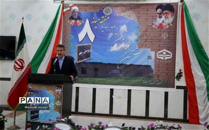 تهیه نیازهای آموزشی و پرورشی مدارس از اولویت های اصلی منطقه است